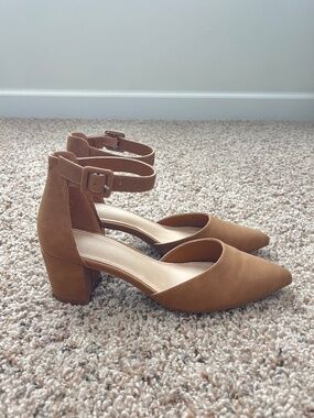 Tan heels